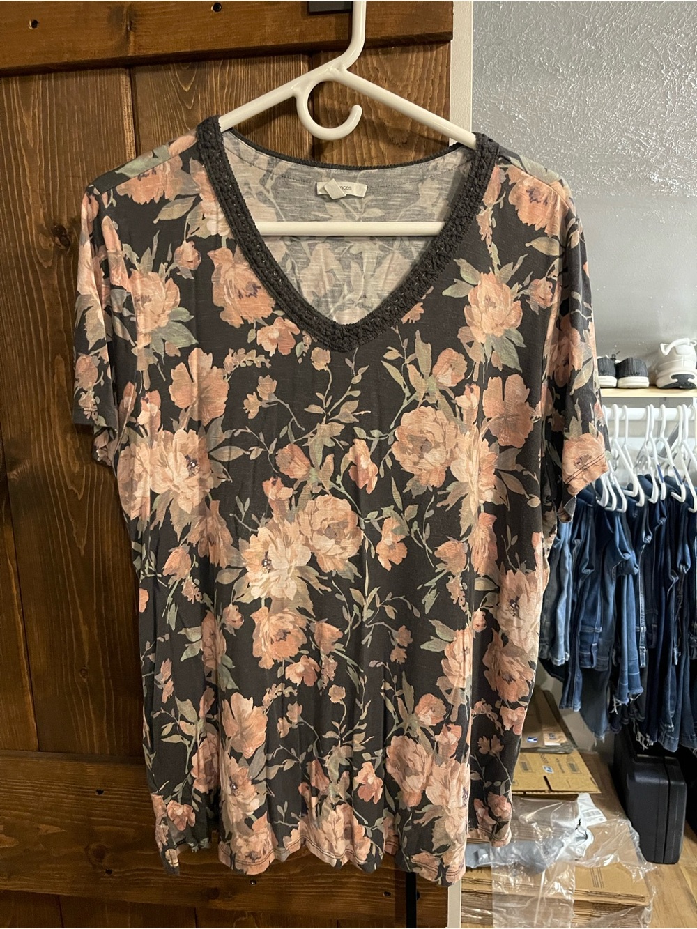Maurices Charcoal V-Neck Short Sleeve Top with Blush Floral Print